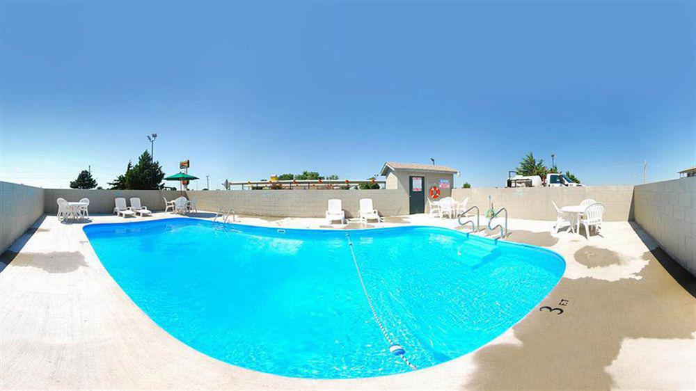 Days Inn By Wyndham Russell Esterno foto